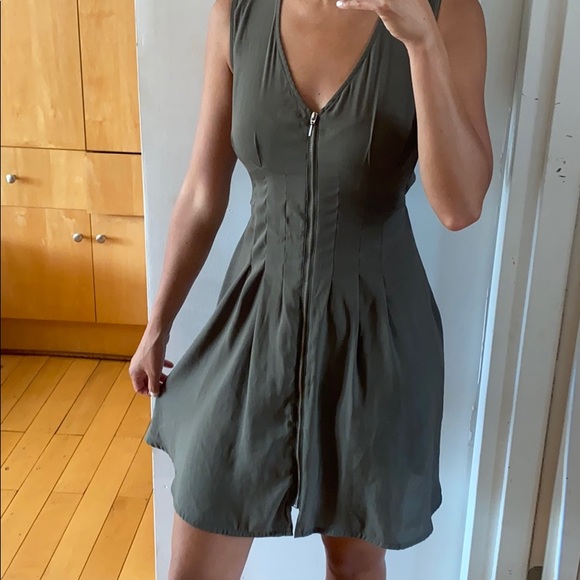 H&M Green Lightweight Summer Dress - Picture 2 of 9